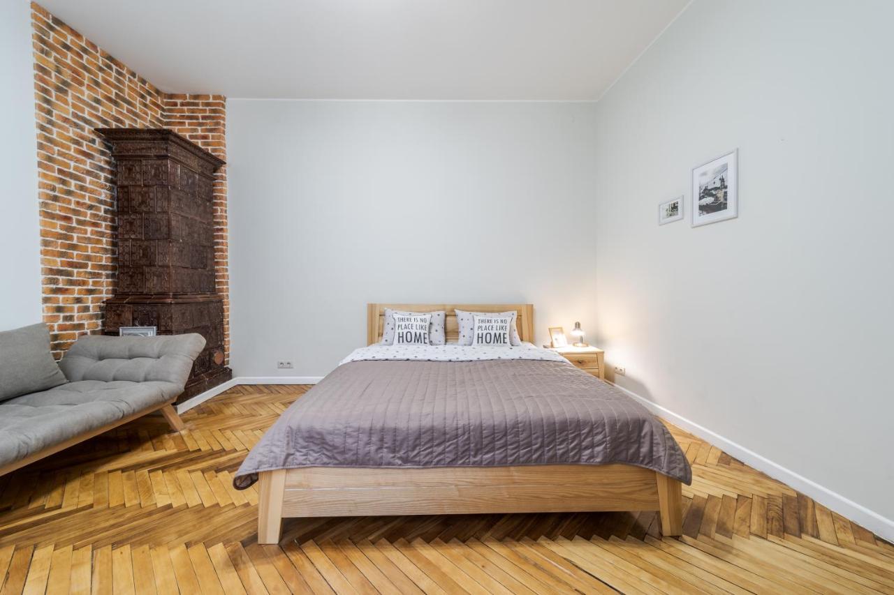 Inshiapartments On Teodora Square Lviv Exterior photo